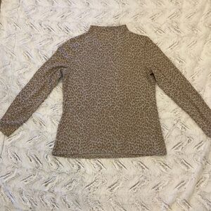 Neutral cheetah long sleeve shirt